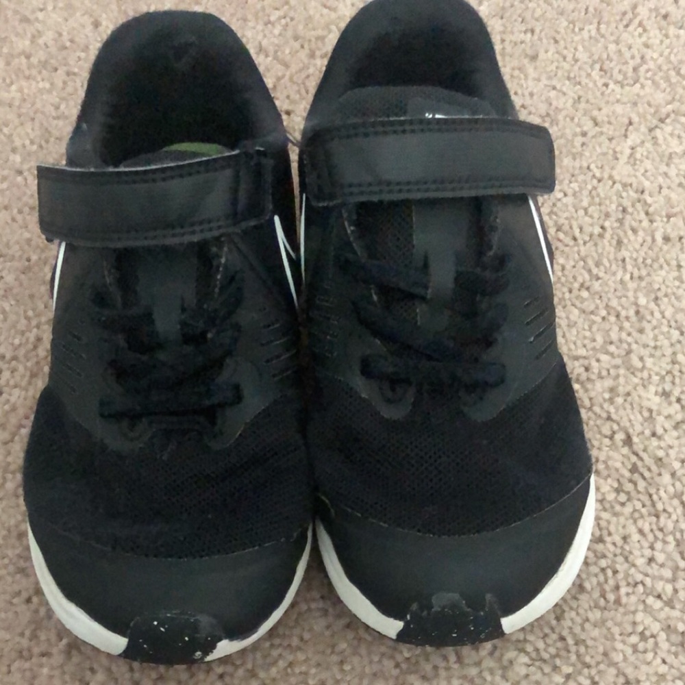 Nike shoes boys size 13